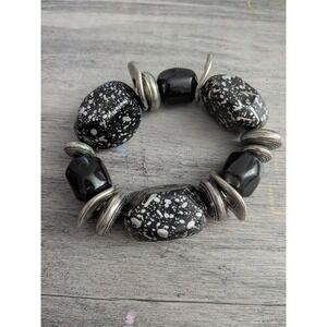 Chunky Black White Splatter Bead Stretch Bracelet Silver Tone Disc Accents